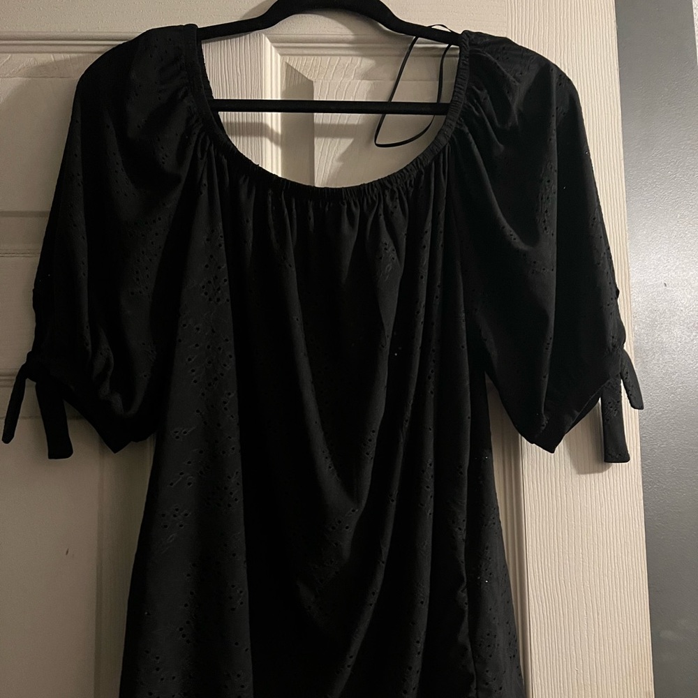 OFF THE SHOULDER BLACK TOP